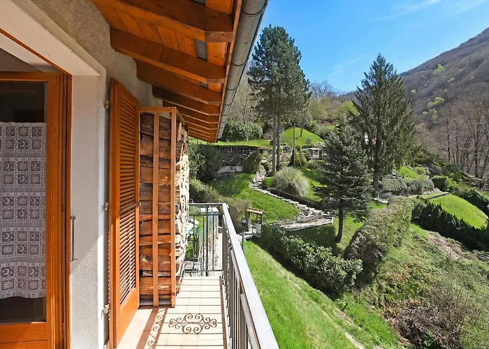 Casa Lara: Cosy Alpine Home Near Lugano + Garden