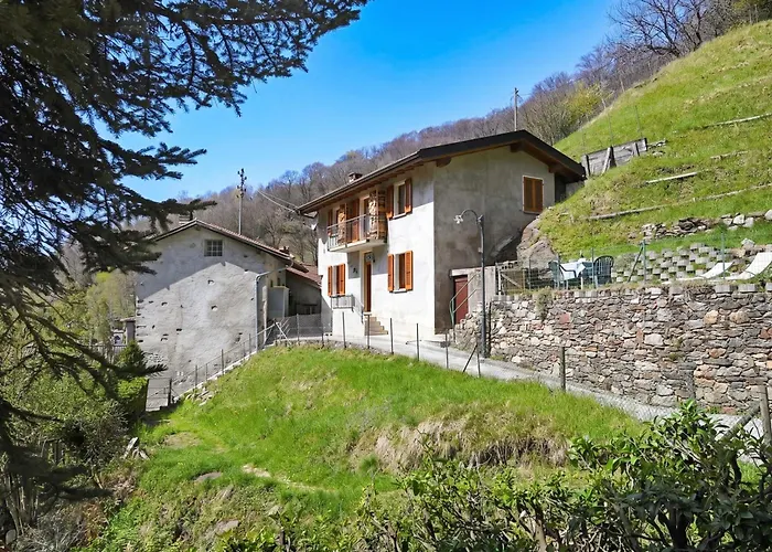 Casa Lara: Cosy Alpine Home Near Lugano + Garden