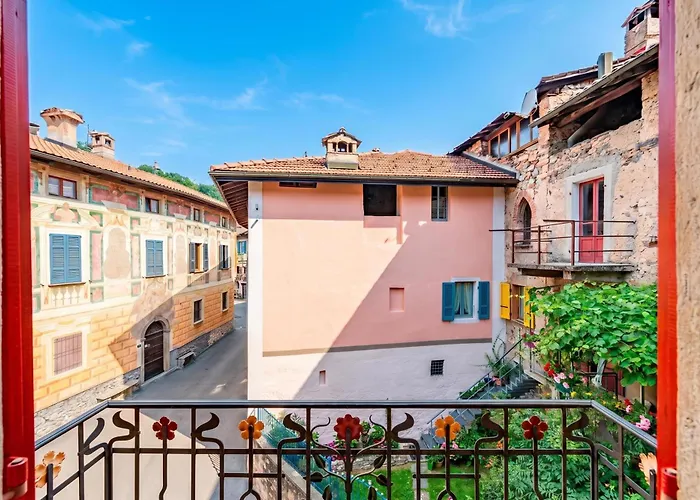 Antica Torre With Garden In Carona - Happy Rentals